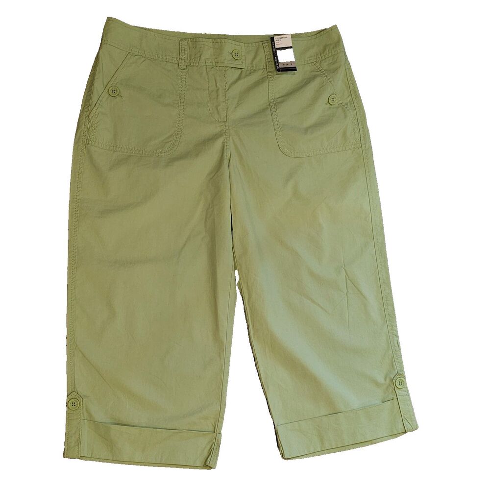 NEW YORK AND COMPANY capris size 12 green cotton cargo crop pants